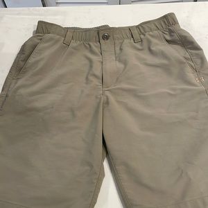 Men’s under armour khaki shorts, size 34